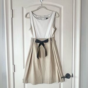 Vintage Jessica Howard Linen Blend Tan and Cream Dress with Bow size 12